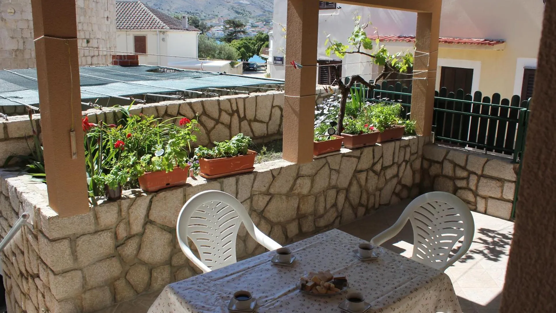 Terrace Apartment Beba - Pag Pag Town