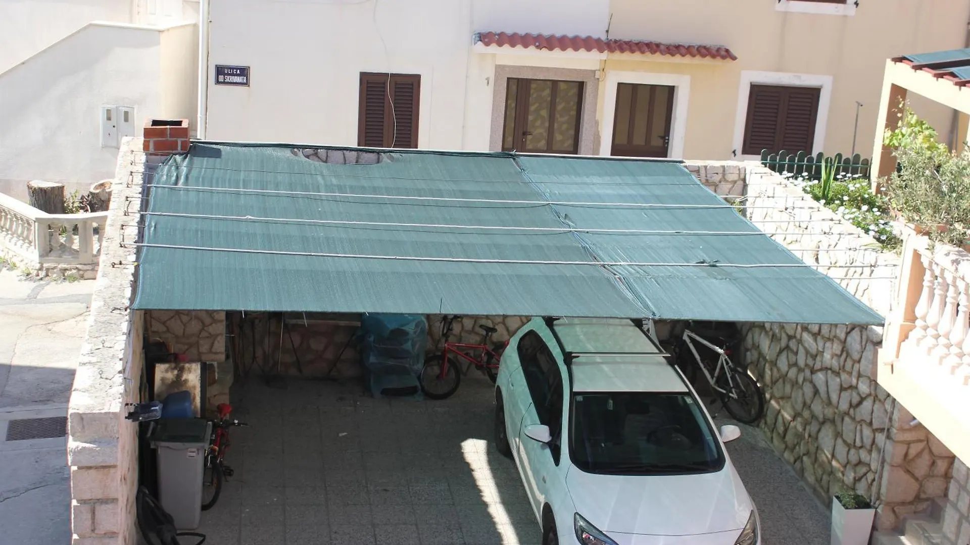 Terrace Apartment Beba - Pag Pag Town 0*,